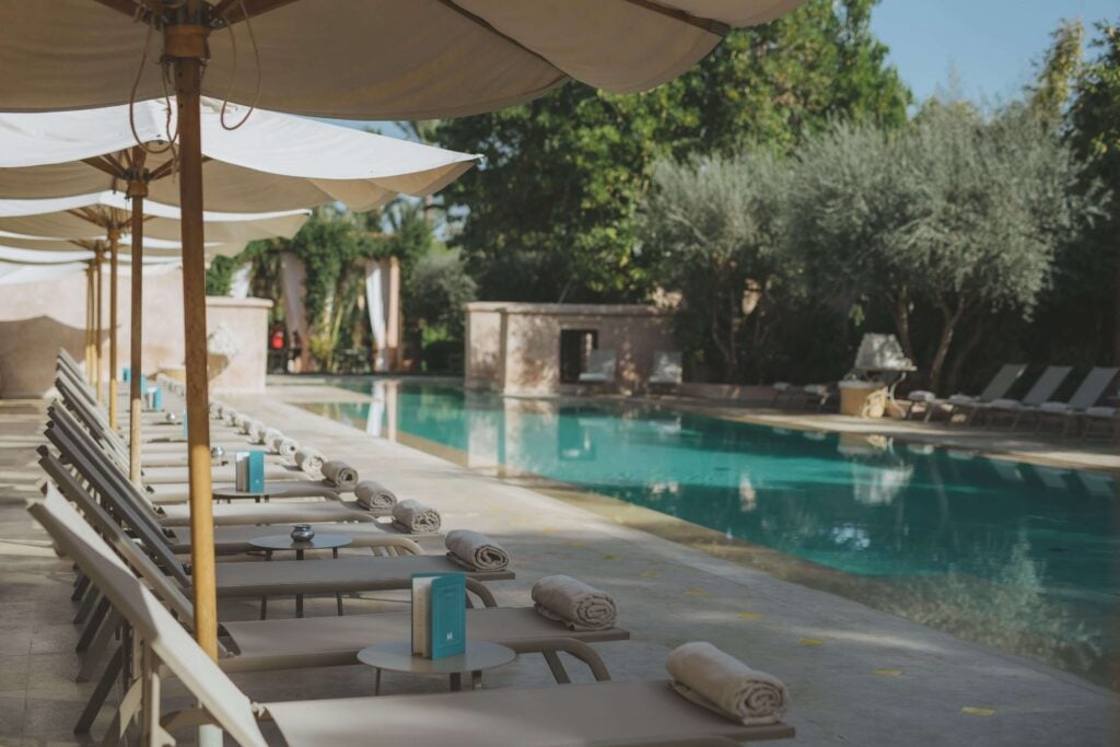 Les Deux Tours, the pool