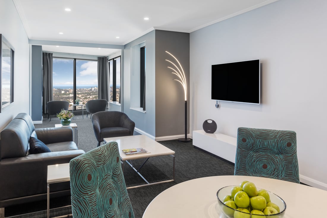 Meriton Suites World Tower — vibe