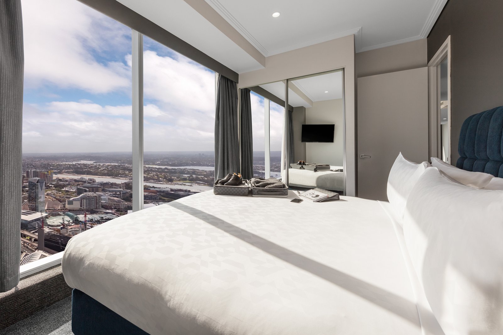 Meriton Suites World Tower — rooms