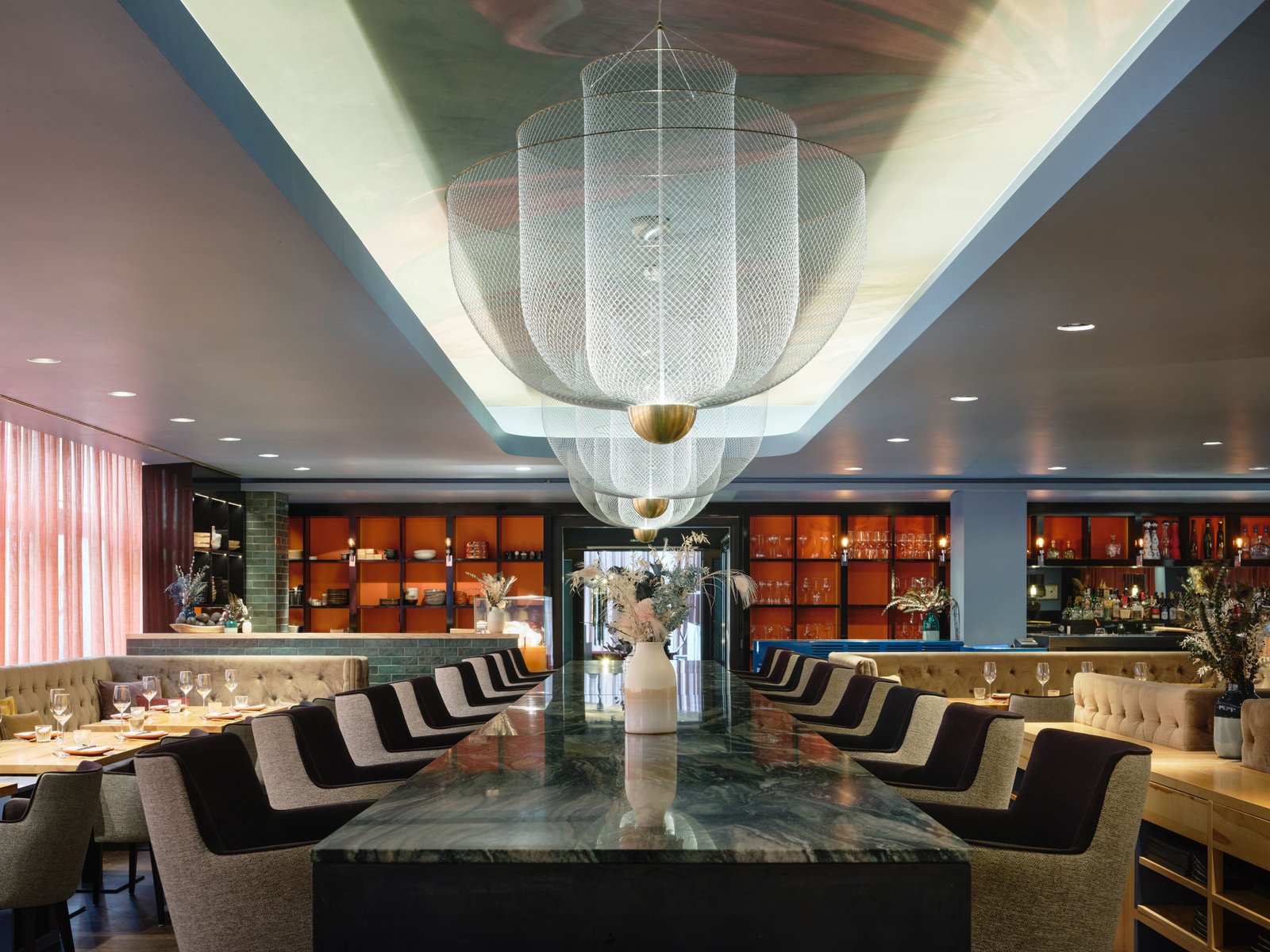 Roomers Frankfurt Central, Autograph Collection, burbank