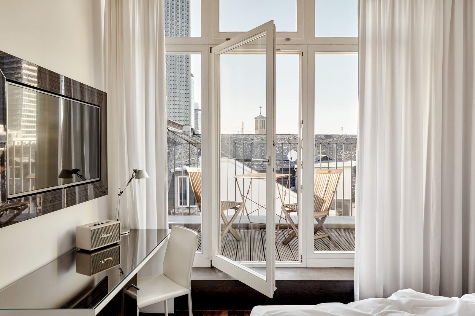 The Pure, rooms
