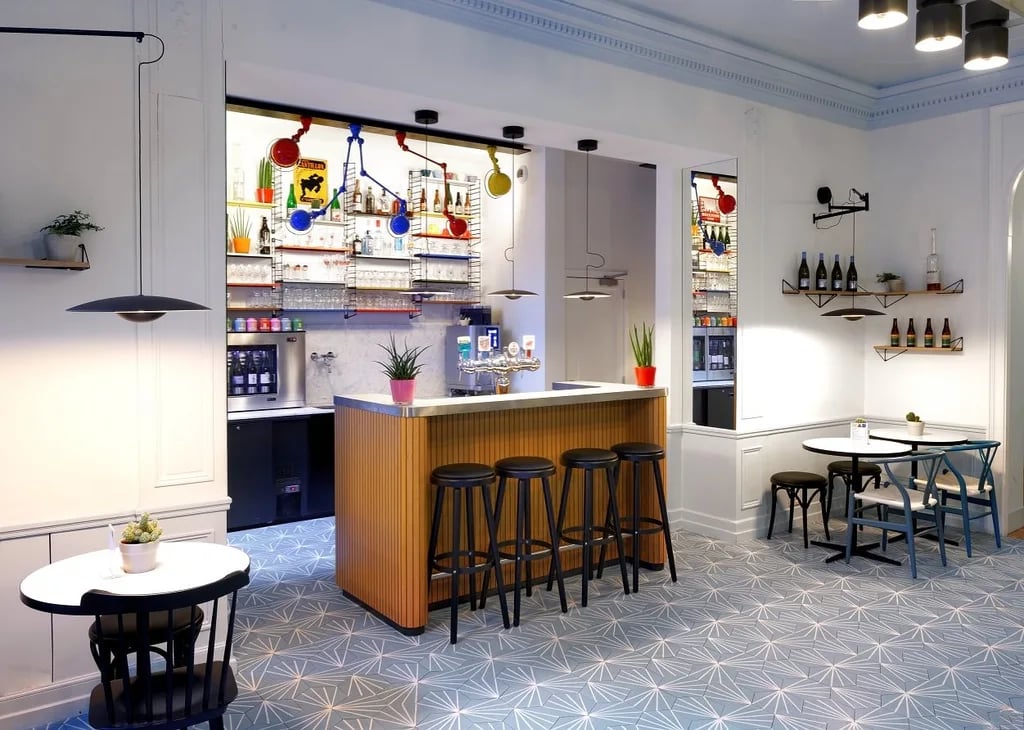 Vintage Hotel Brussels, wine & beer bar