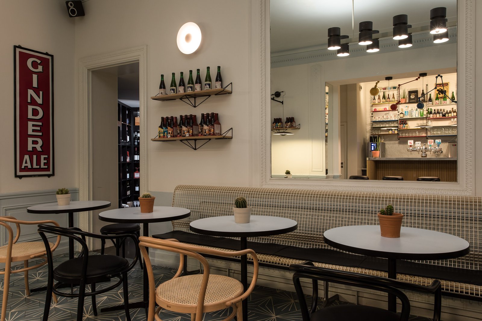 Vintage Hotel Brussels, wine & beer bar