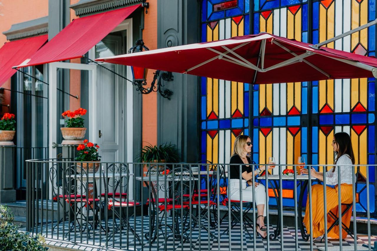 Costantinopoli 104, terrazza nel giardino