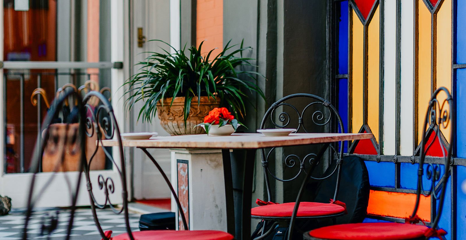 Costantinopoli 104, terrazza nel giardino
