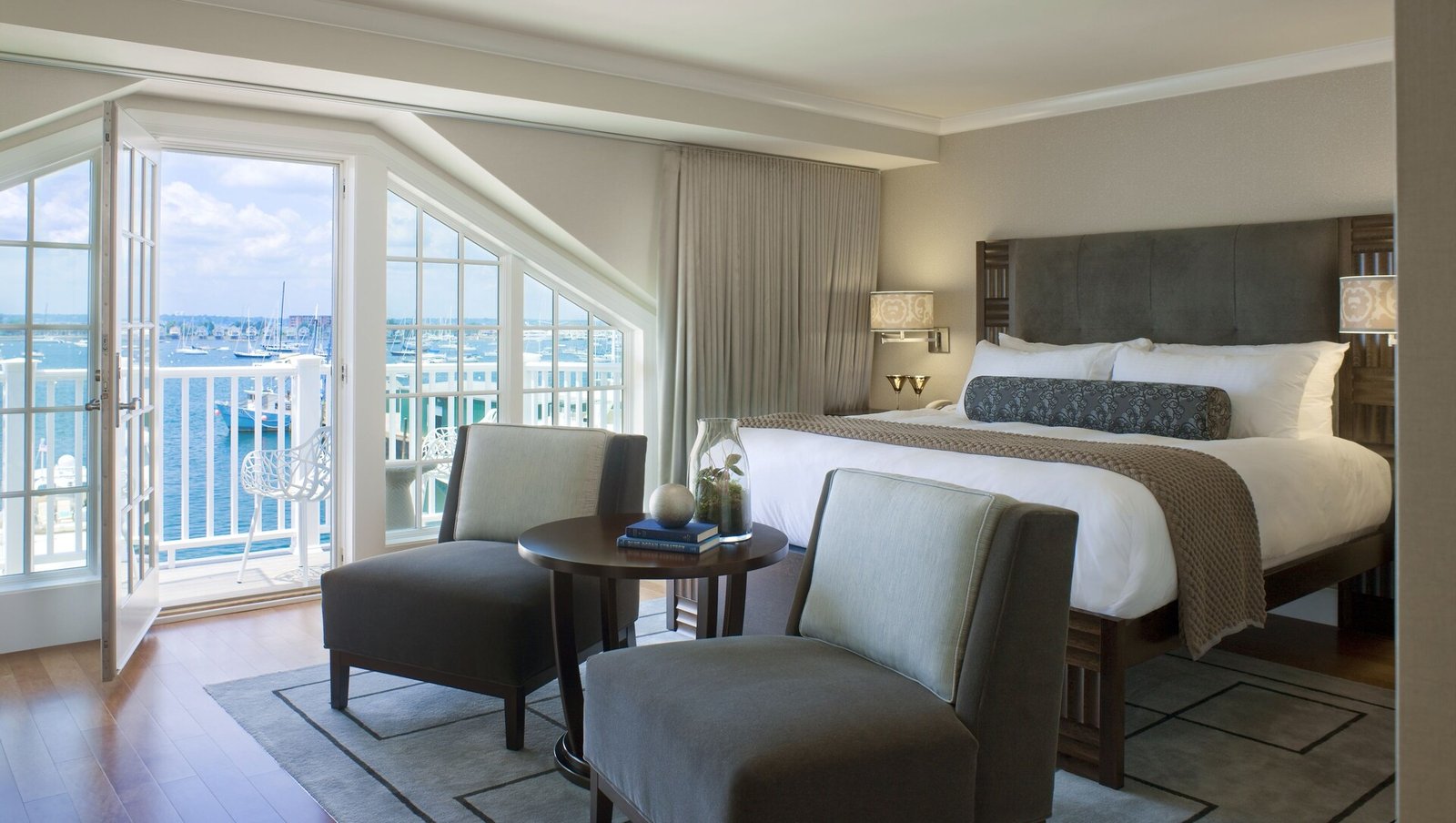 Forty 1° North, rooms