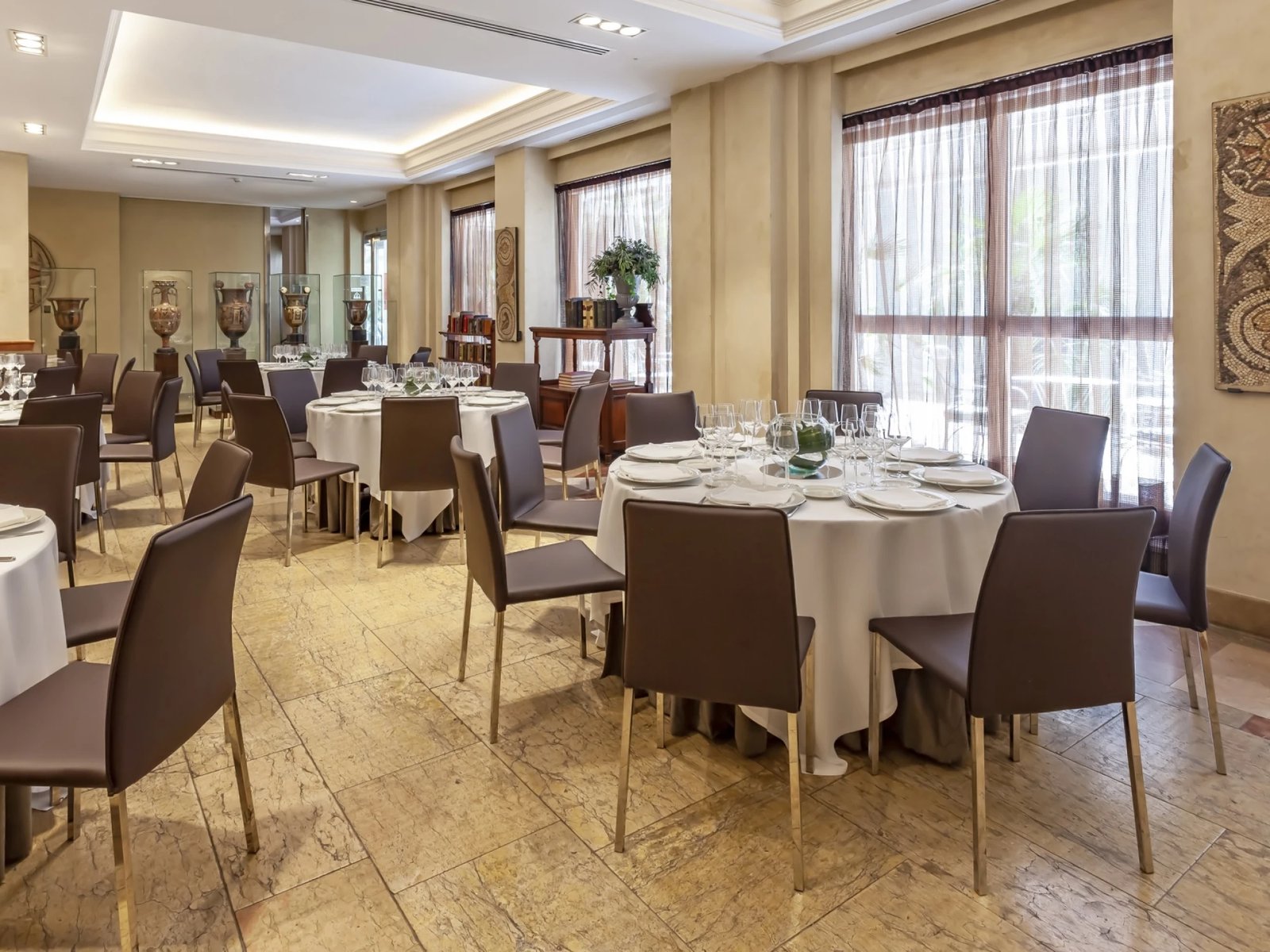 Hotel Villa Real, at the table