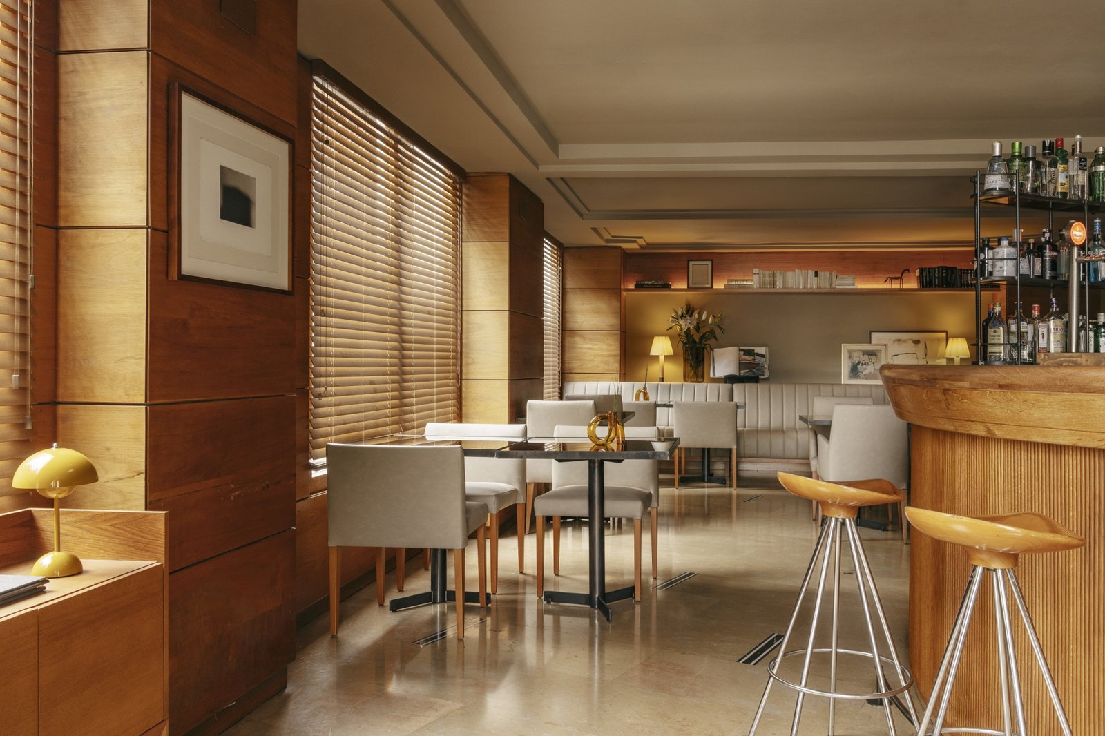 Hotel Villa Real, east bar restaurant