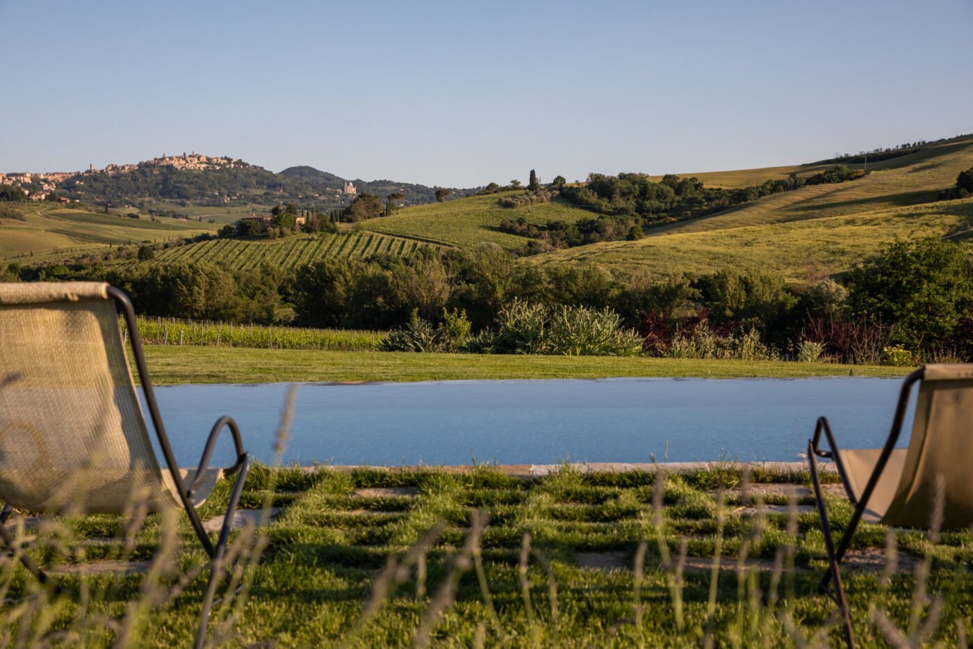 Follonico, the pool