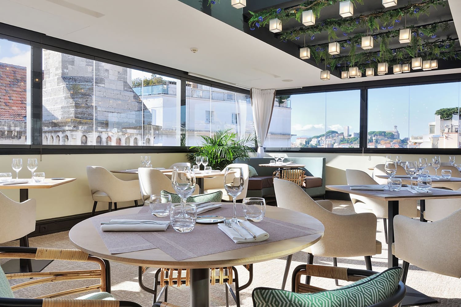 Five Seas Hotel Cannes, at the table