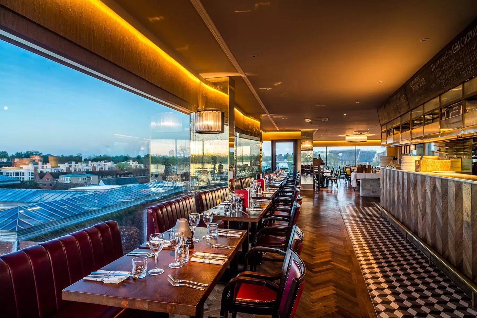 The Varsity, six panoramic bar & brasserie