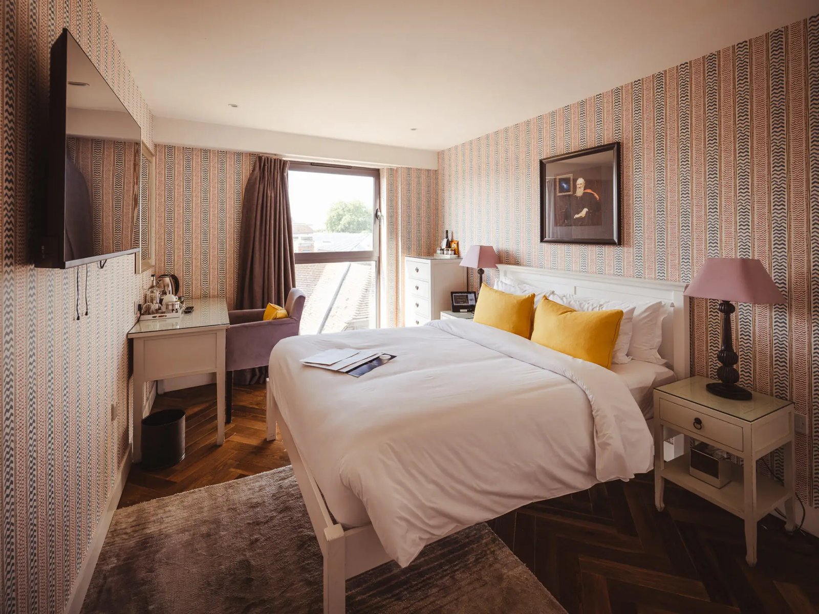 The Varsity, rooms