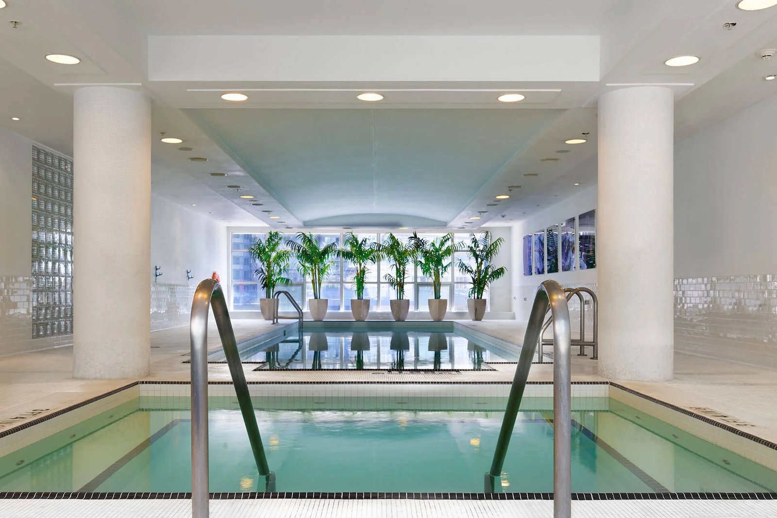 SoHo Hotel Toronto, the pool