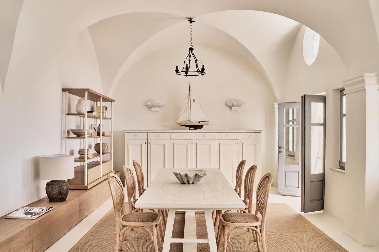 Mystique, a Luxury Collection Hotel, Santorini, captain's lounge