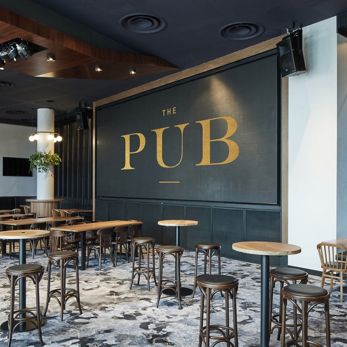 Crown Promenade Melbourne — vibe
