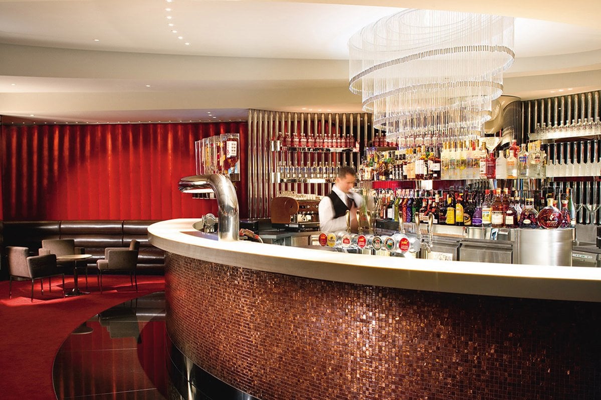 Crown Promenade Melbourne — eat & drink