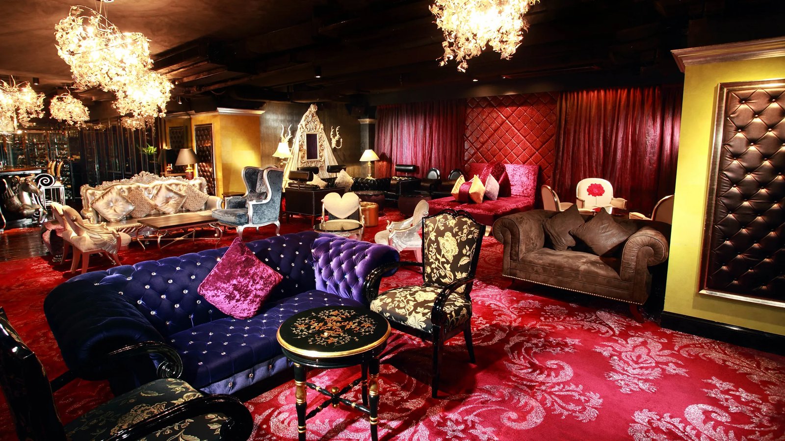 The Luxe Manor