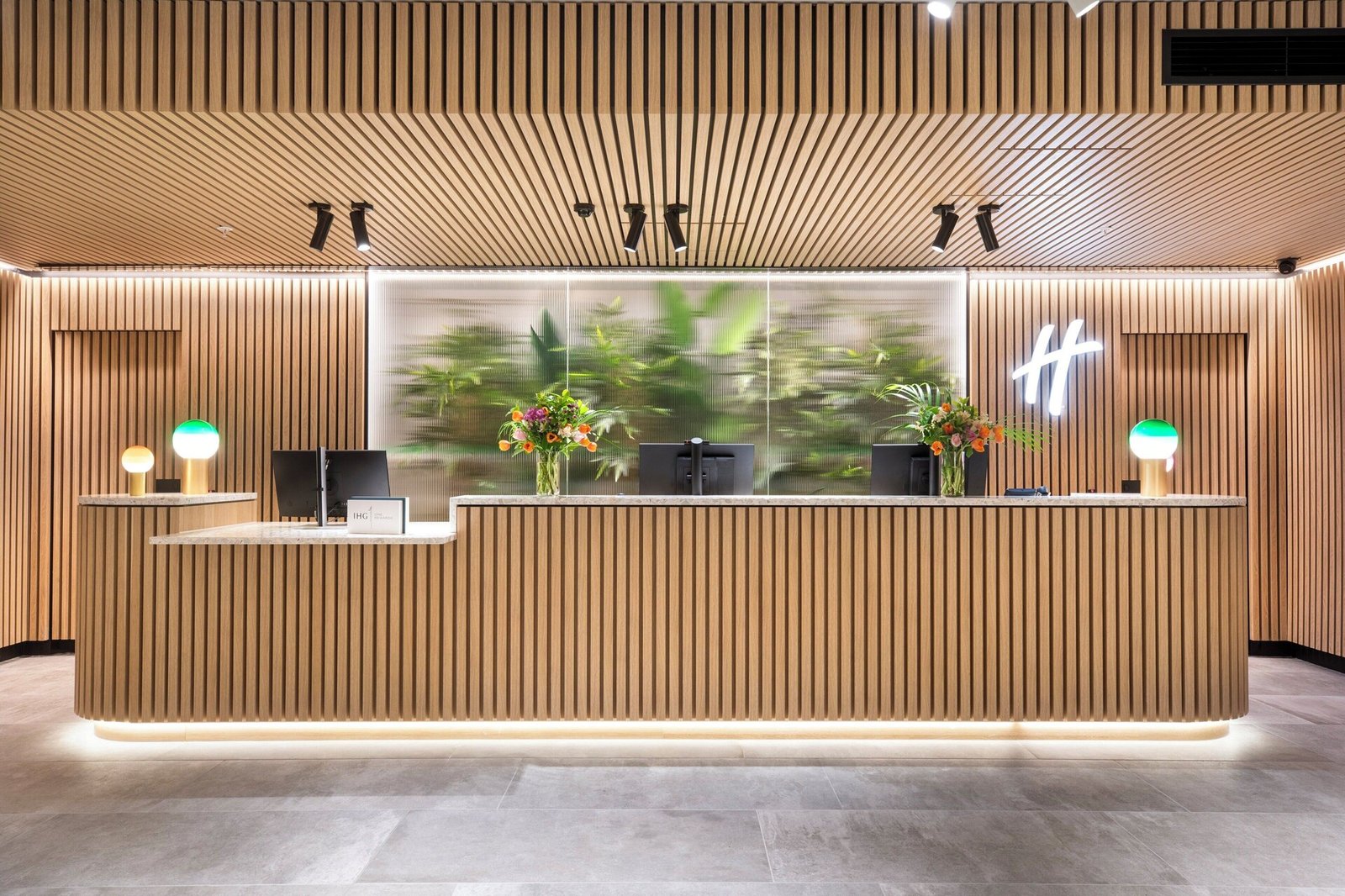 Holiday Inn Melbourne Bourke Street Mall — vibe