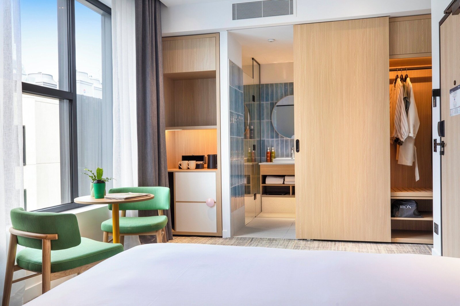 Holiday Inn Melbourne Bourke Street Mall — rooms