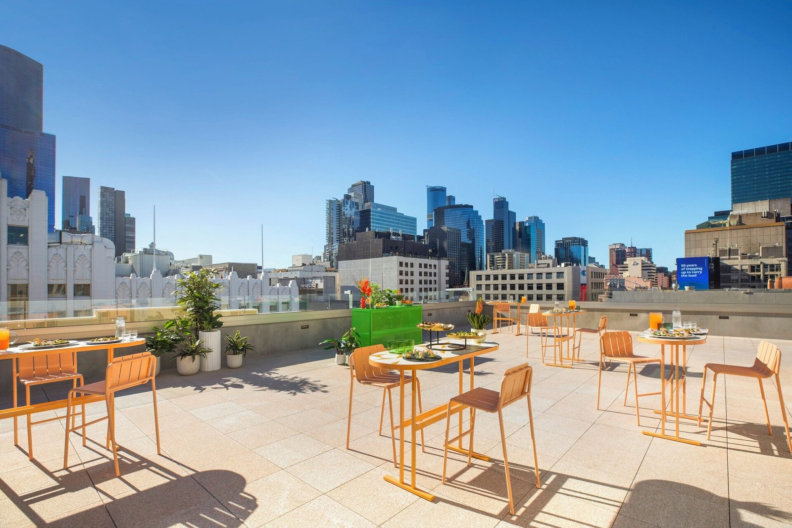 Holiday Inn Melbourne Bourke Street Mall — vibe