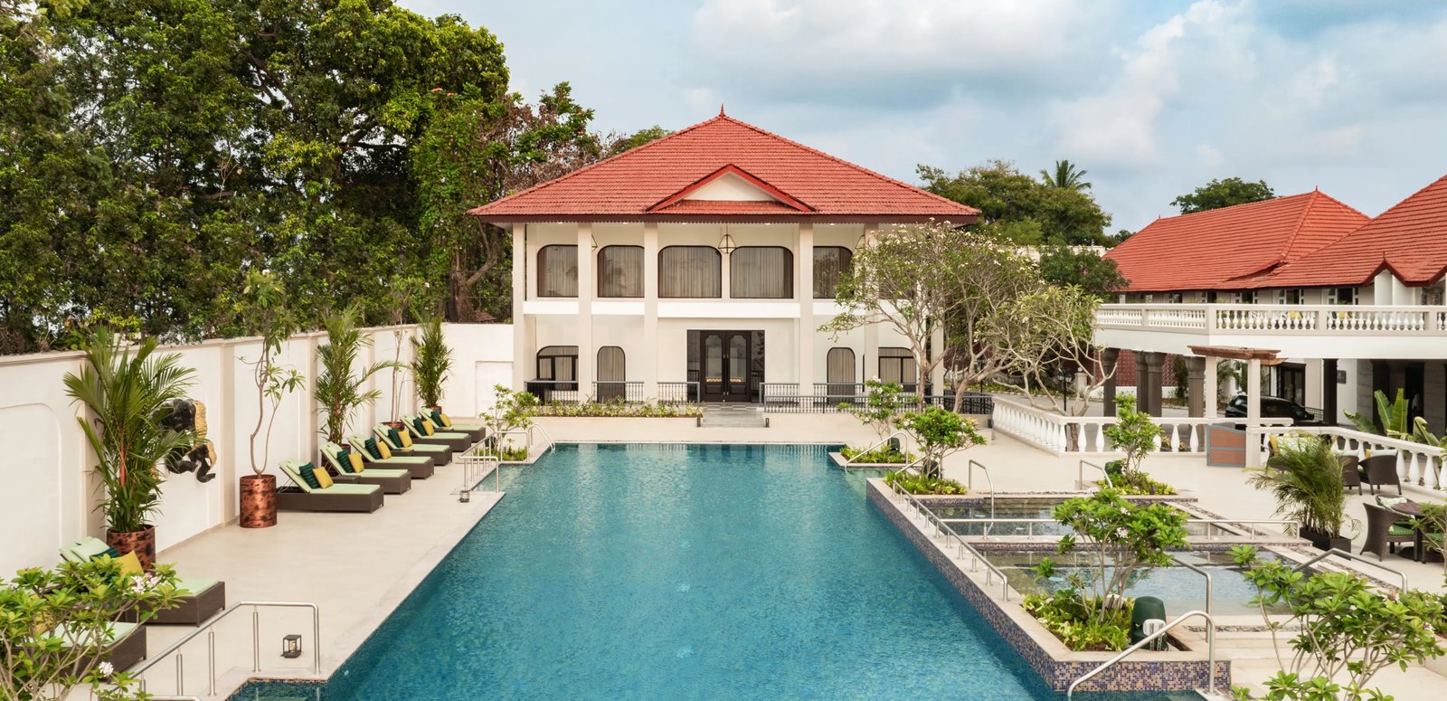 Taj Malabar Resort & Spa, Cochin, the pool