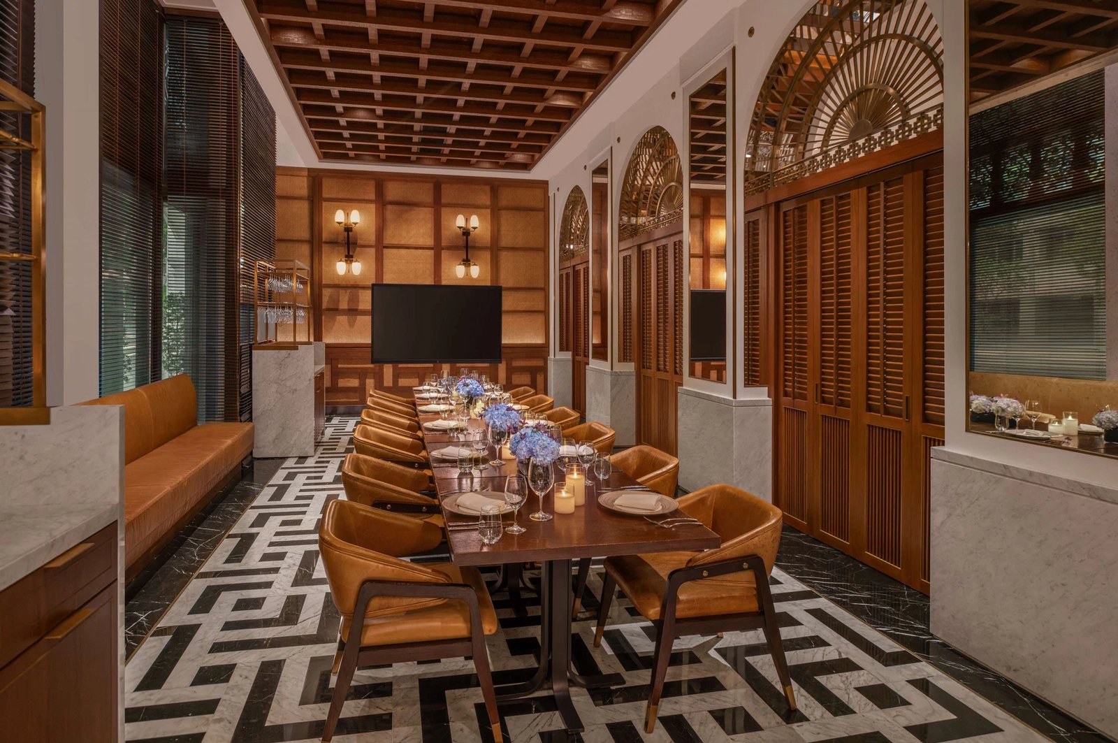 Capitol Kempinski Hotel Singapore, the bar at 15 stamford