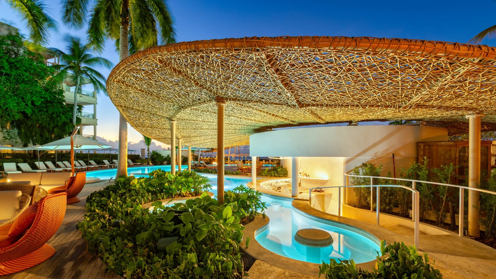 The Palms Turks and Caicos, plunge bar