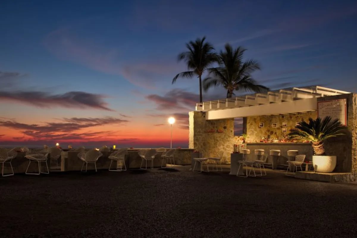 Hotel Las Brisas Acapulco, sunset bar