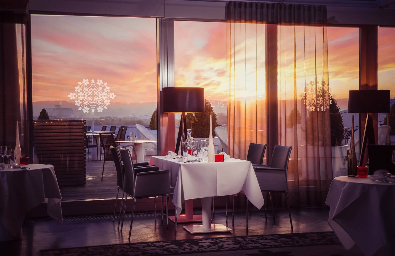 Kameha Grand, at the table
