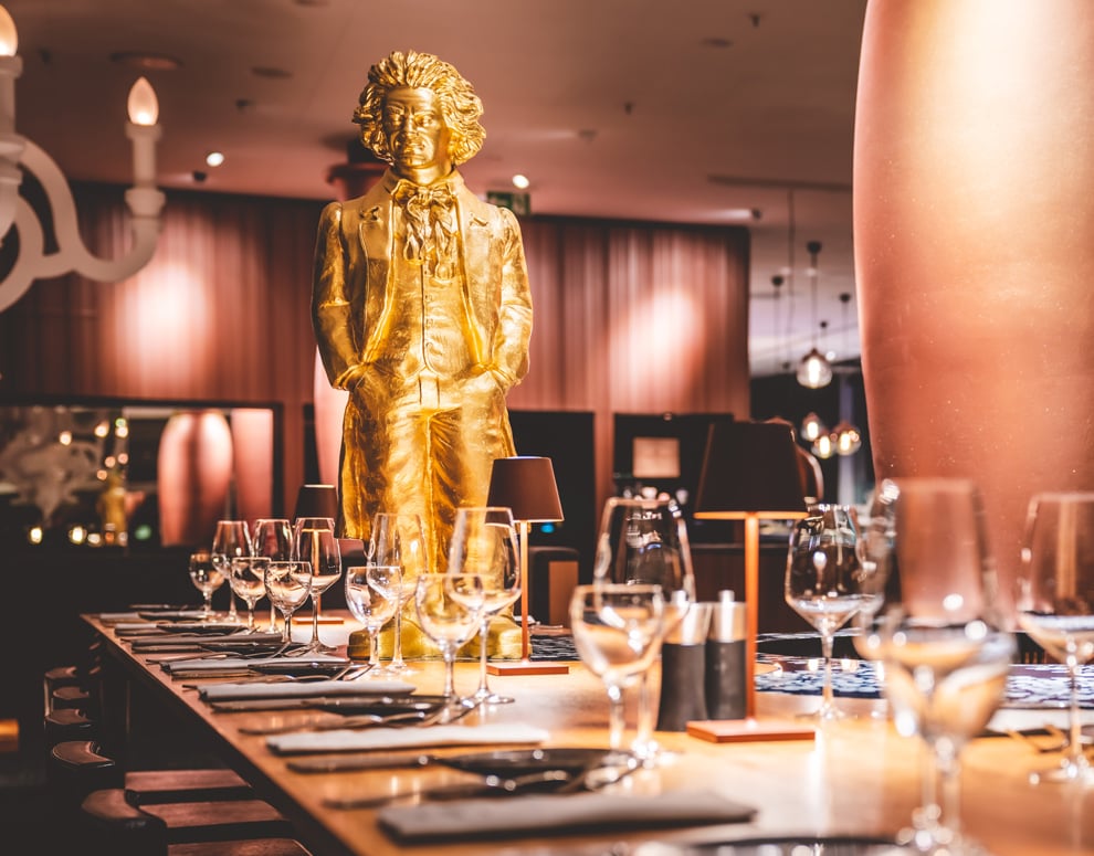 Kameha Grand, at the table