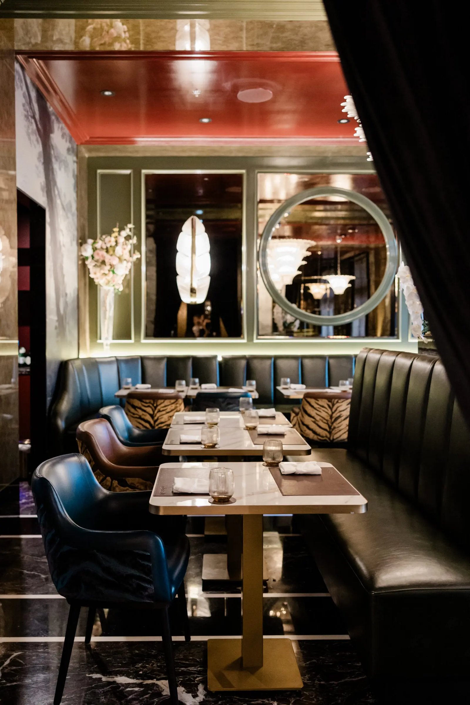 Windsor Arms Hotel, at the table