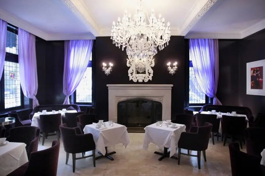 Windsor Arms Hotel, the tea room