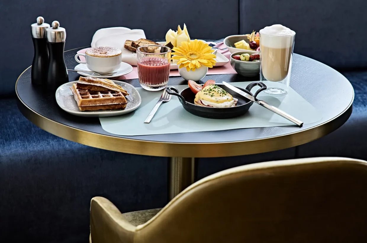SIDE Design Hotel Hamburg, [m]eatery