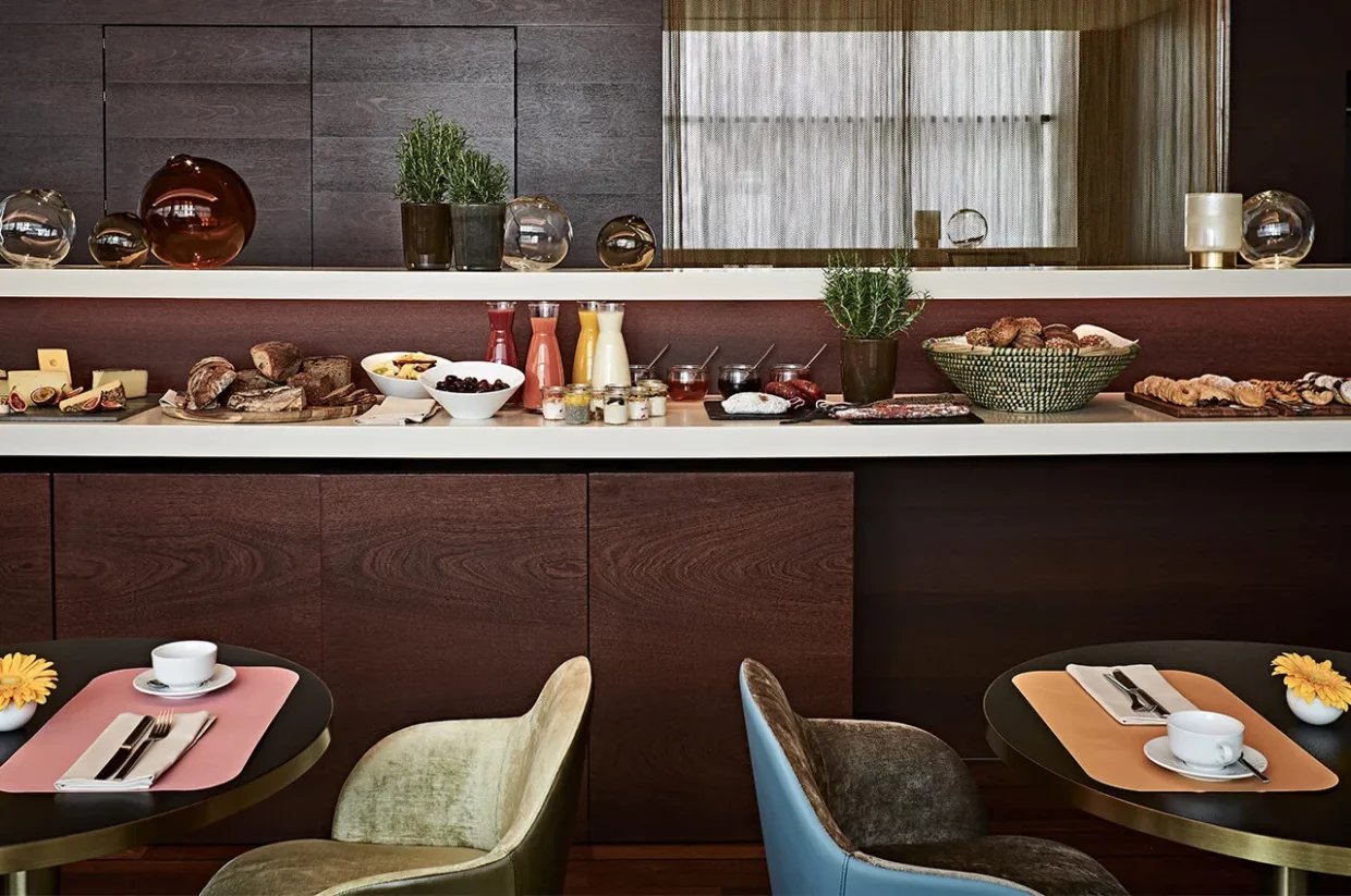 SIDE Design Hotel Hamburg, [m]eatery