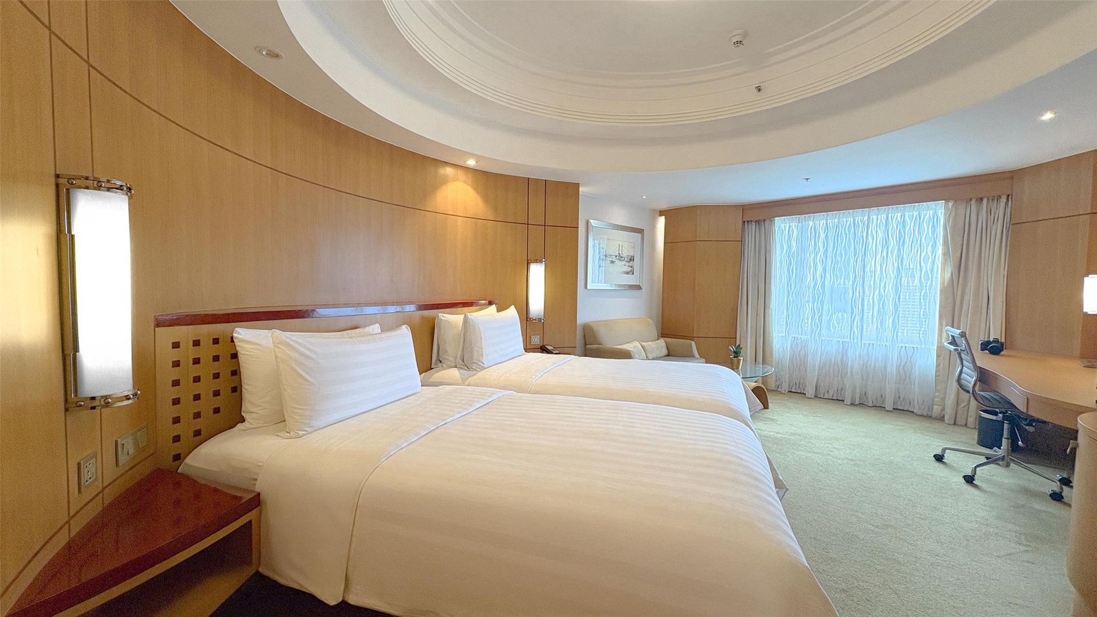 Makati Shangri-La — rooms