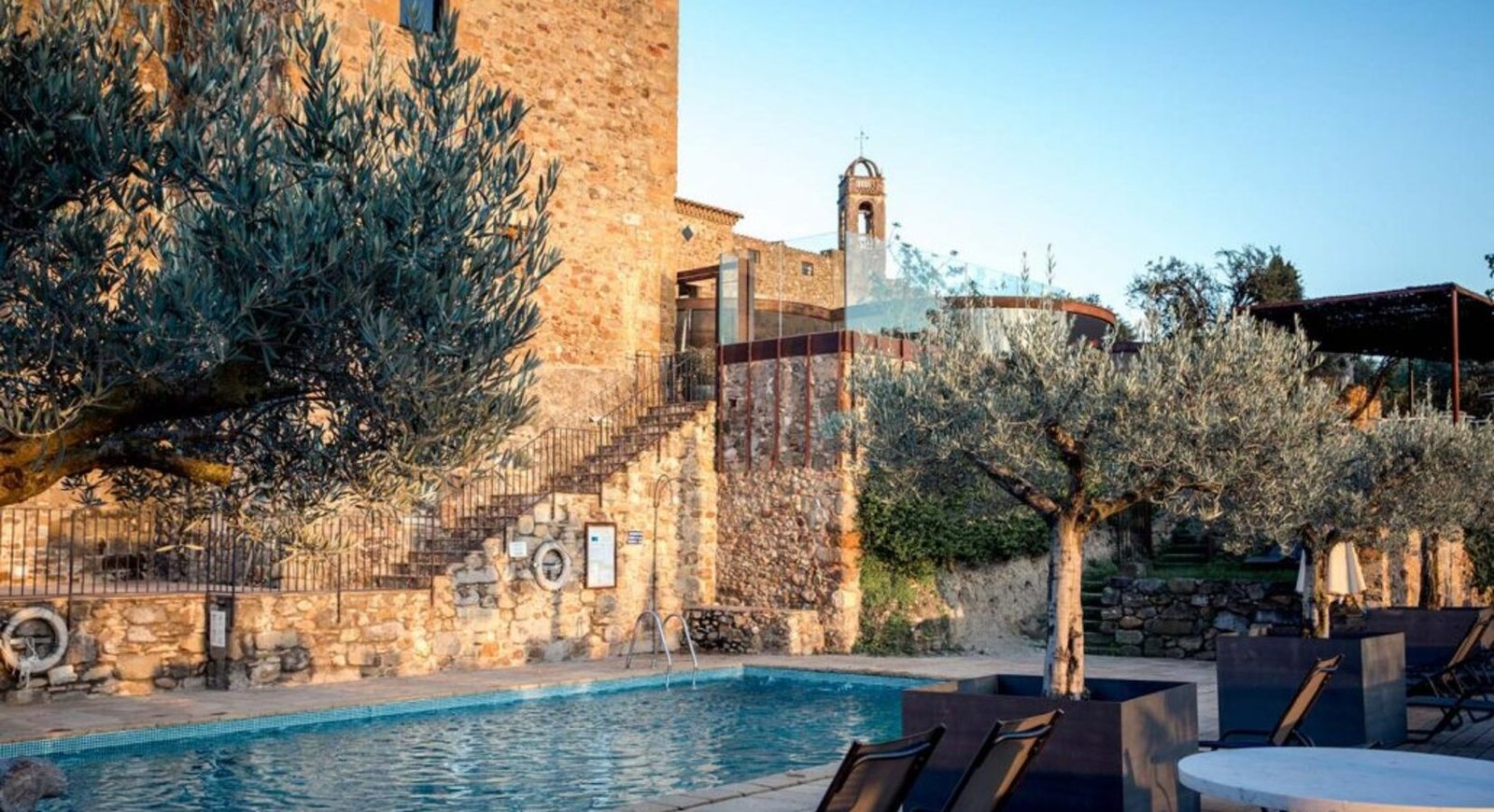 Castell d'Empordà, the pool