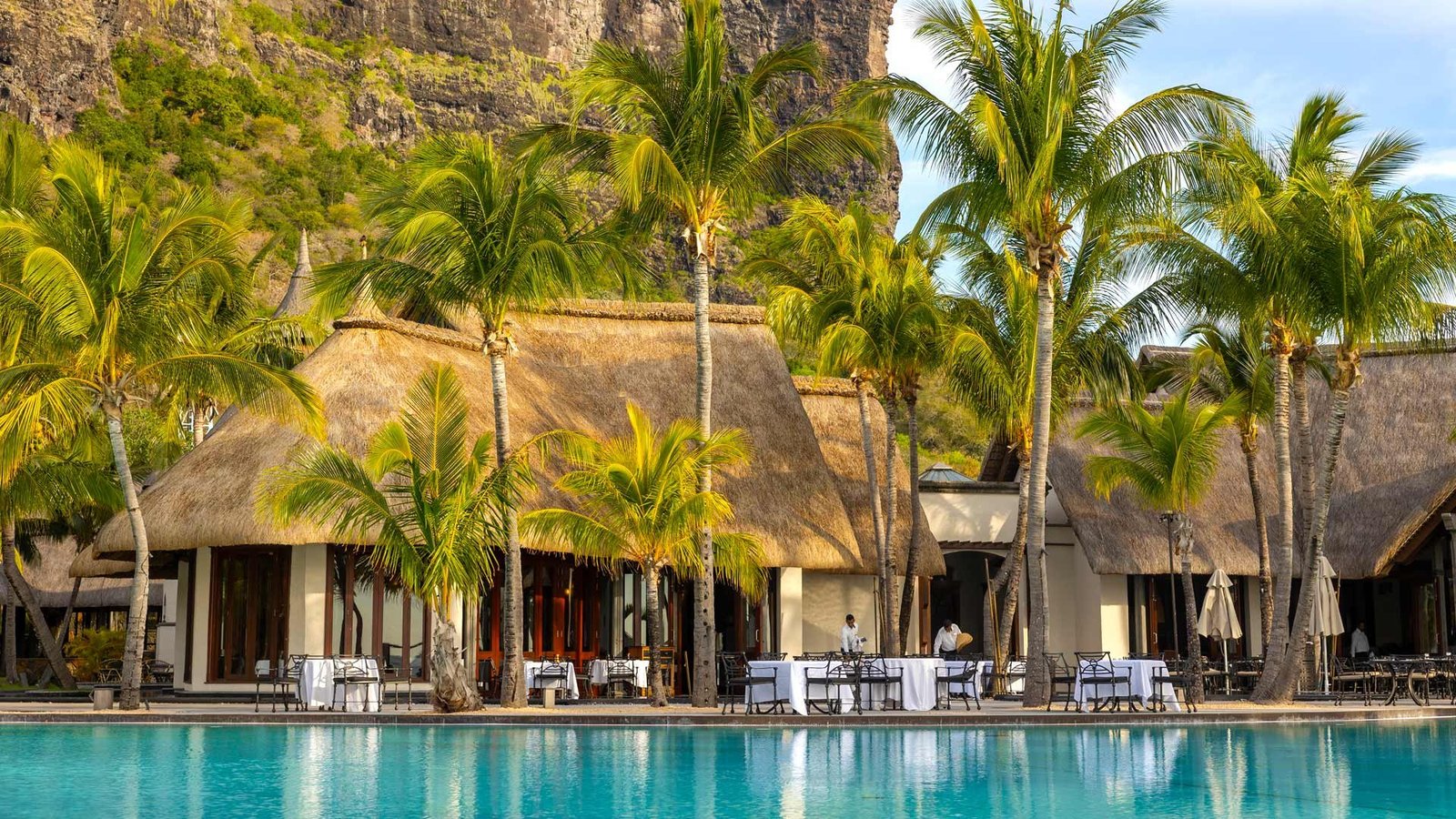 Dinarobin Beachcomber Golf Resort & Spa, at the table