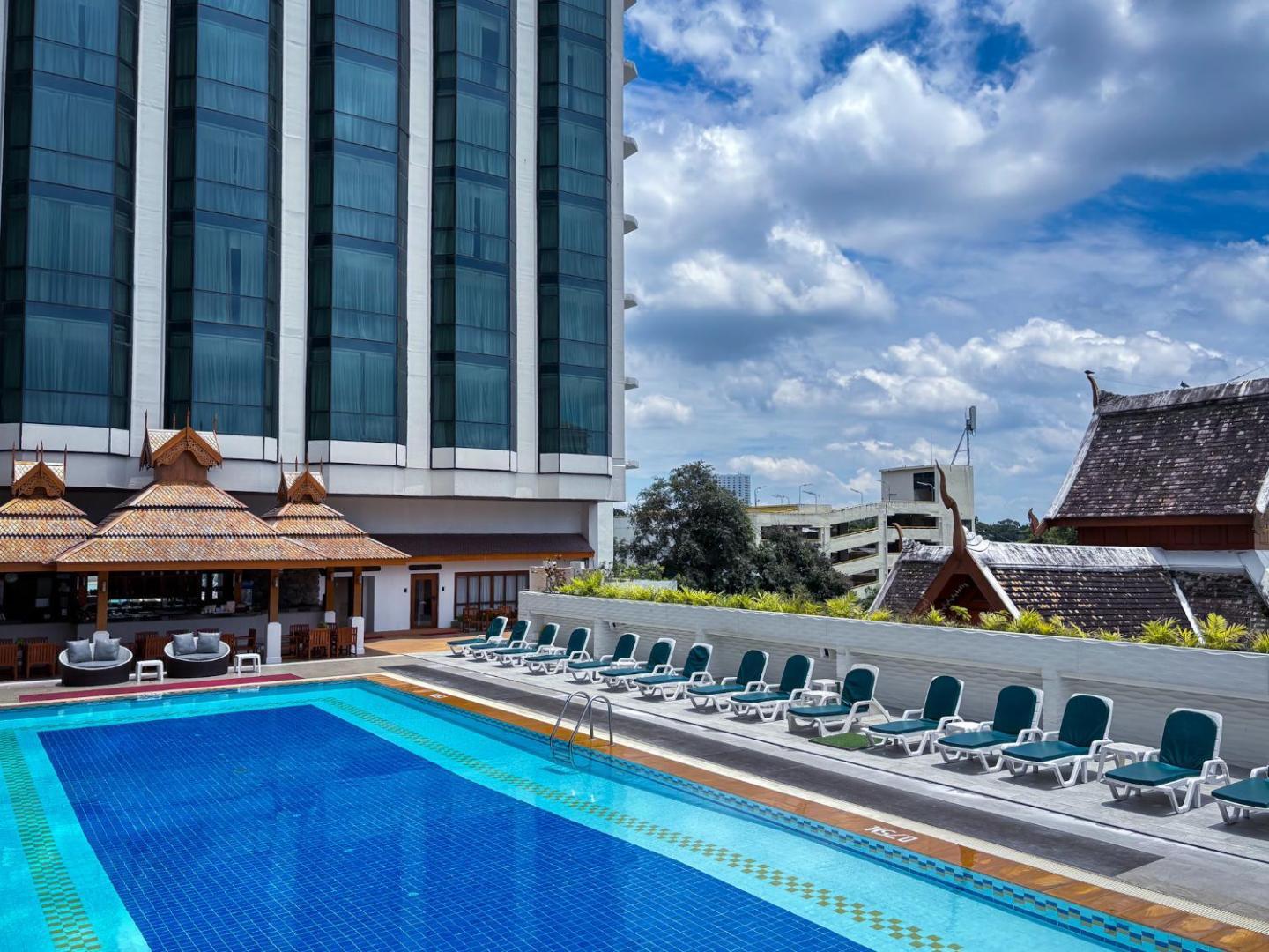 The Empress Chiang Mai Hotel — vibe