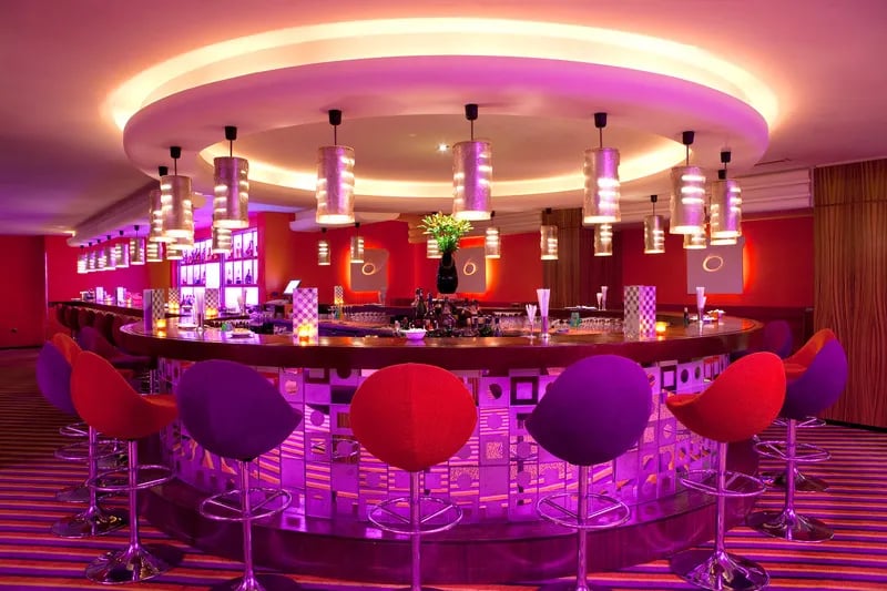 Seaside Palm Beach, bar salón