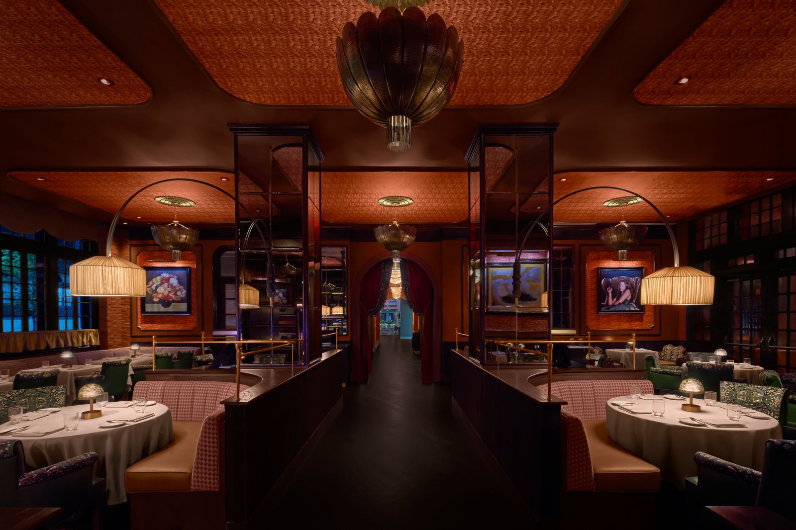 The Stoneleigh, Autograph Collection, lions den