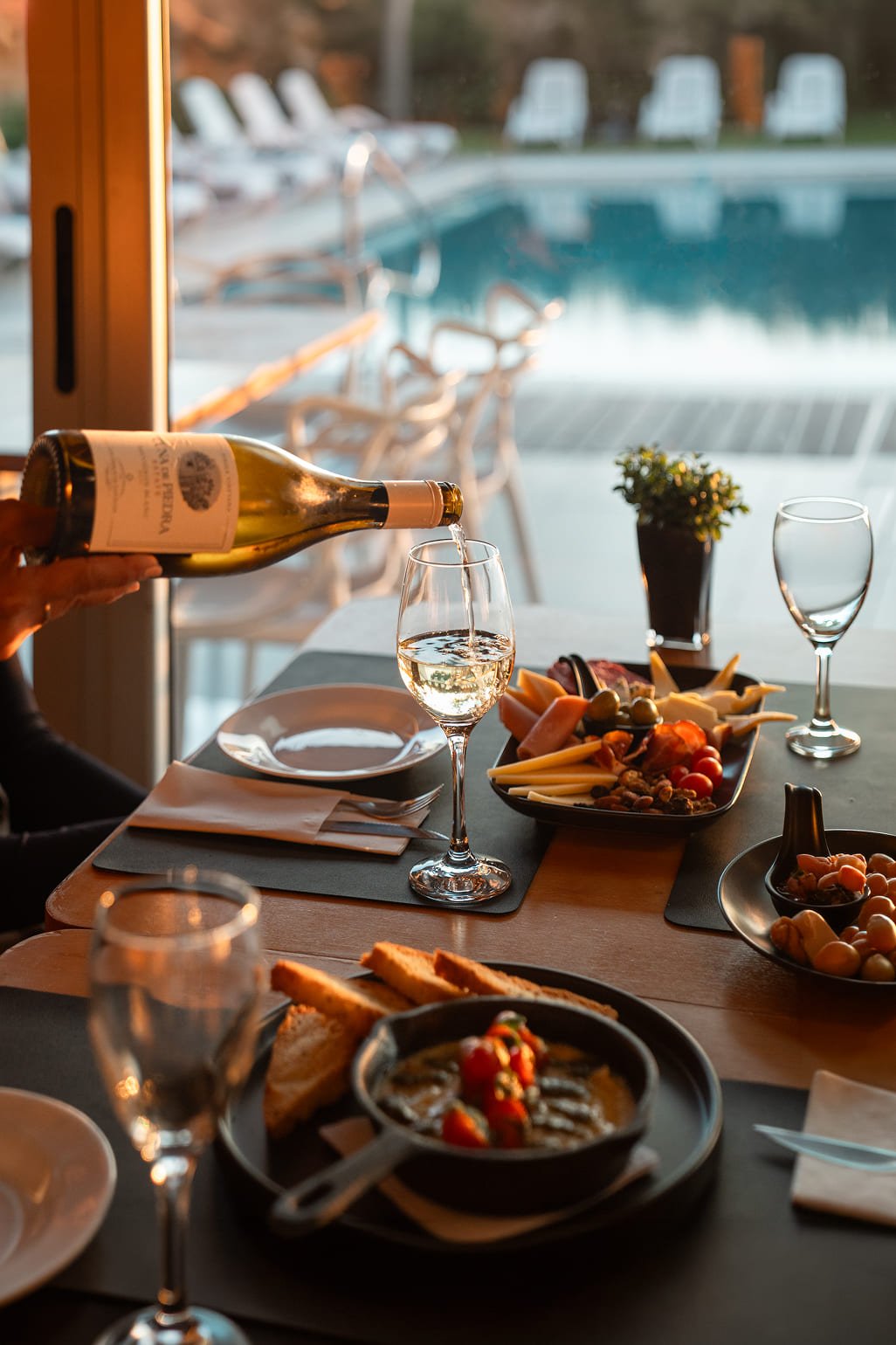 Costa Colonia Boutique Hotel, morena resto bar