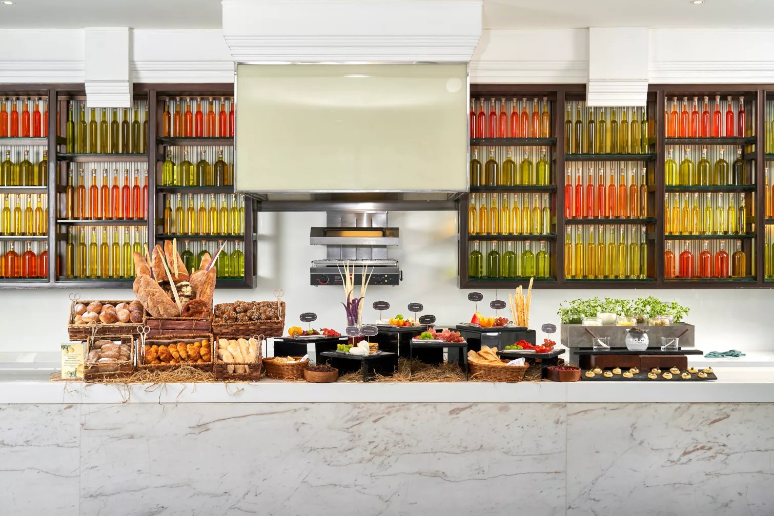 Raffles Makati — eat & drink