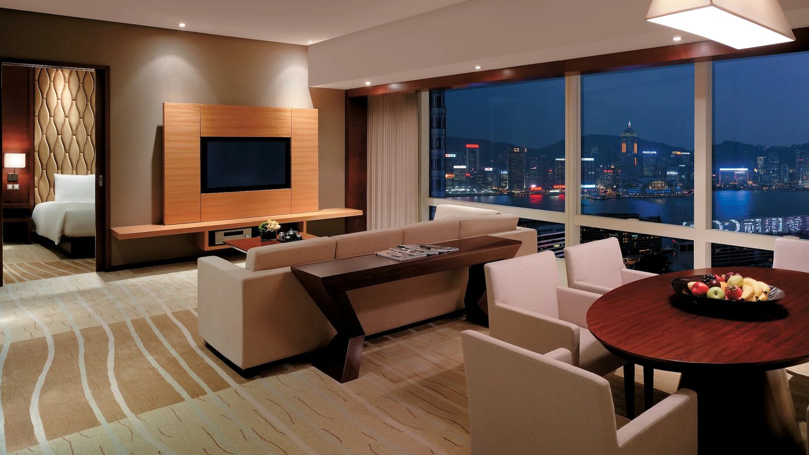 Hyatt Regency Hong Kong, Tsim Sha Tsui — vibe