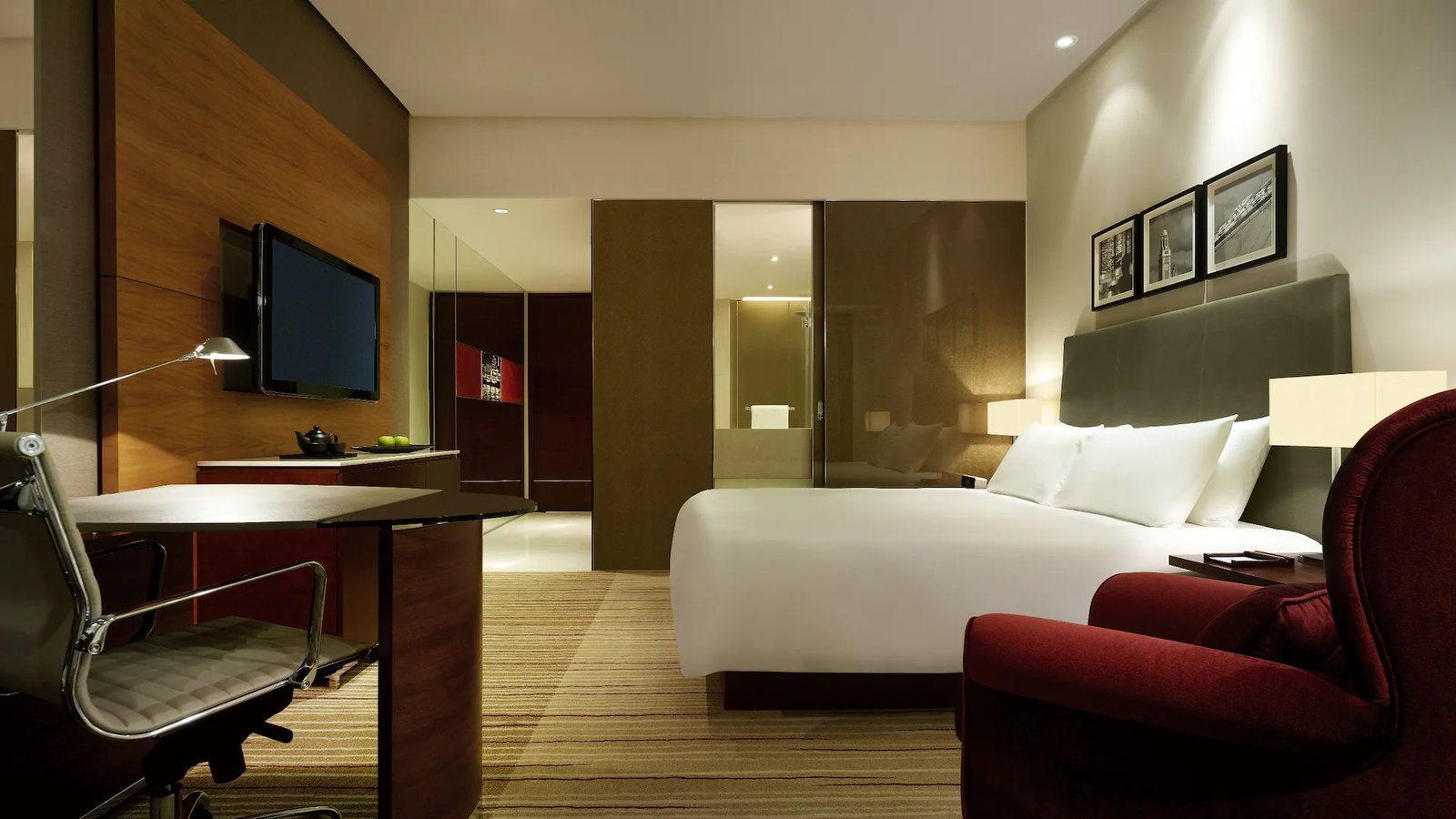 Hyatt Regency Hong Kong, Tsim Sha Tsui — rooms
