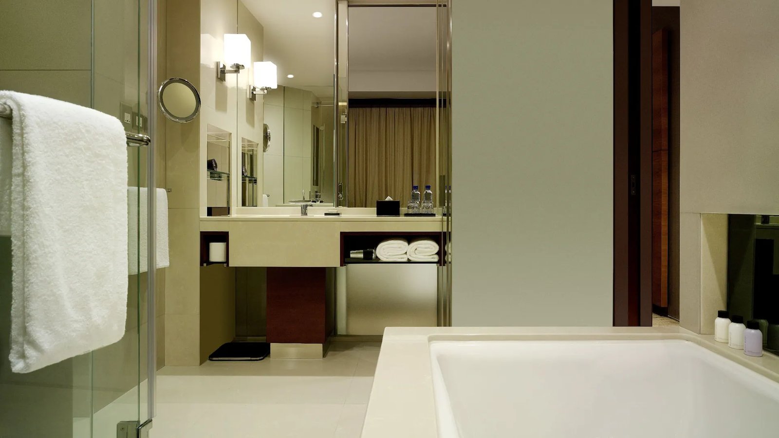 Hyatt Regency Hong Kong, Tsim Sha Tsui — wellness