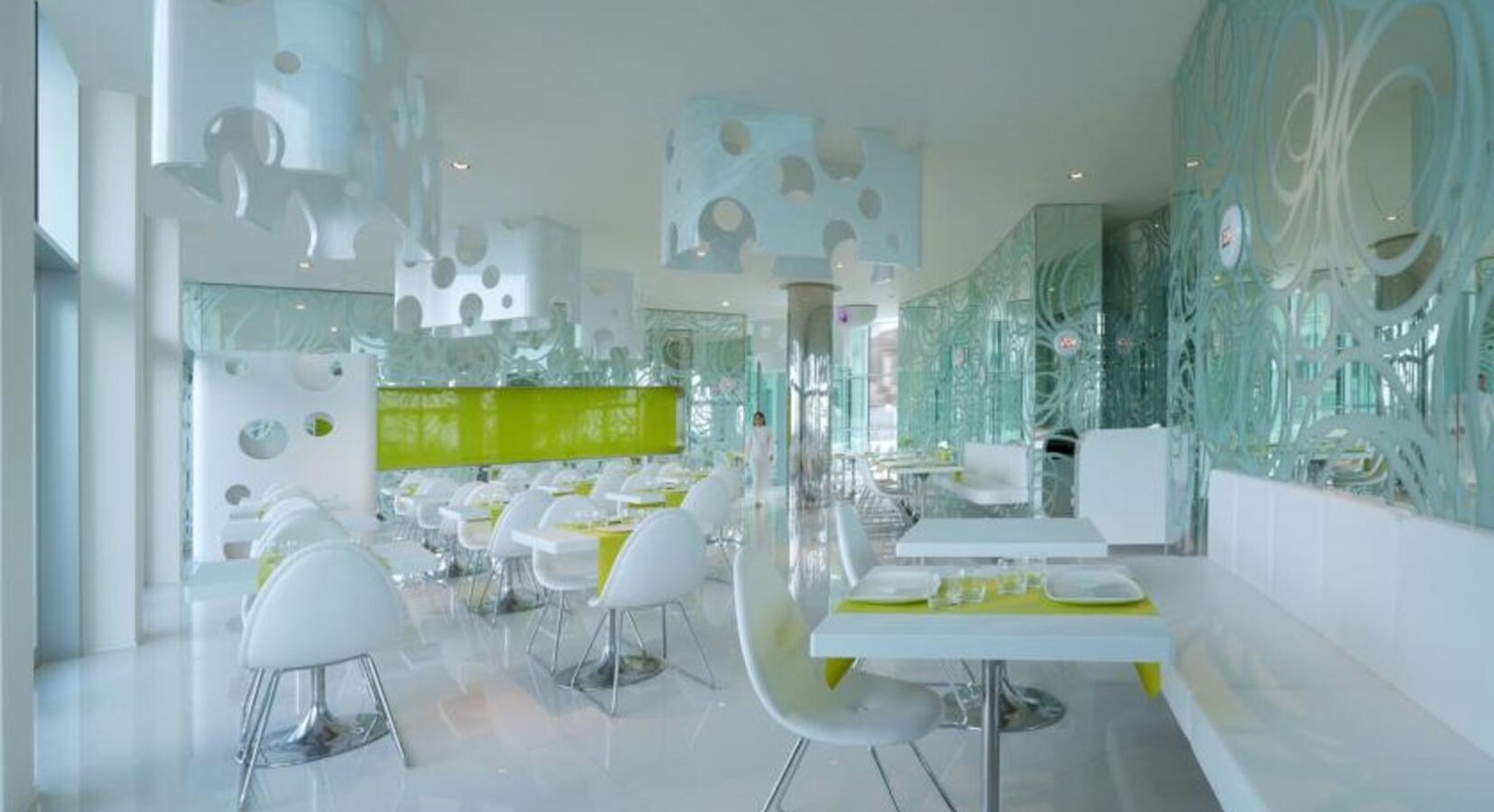 i-SUITE Hotel, i-fame restaurant