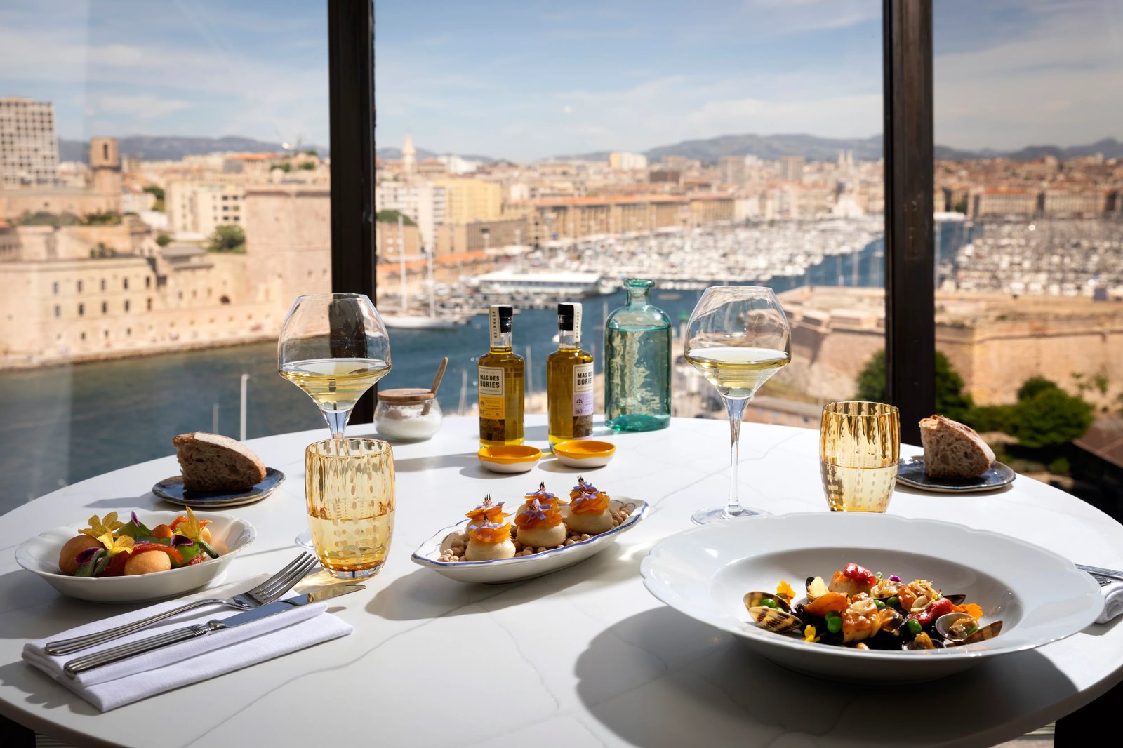 Hotel Sofitel Marseille Vieux Port, les trois forts