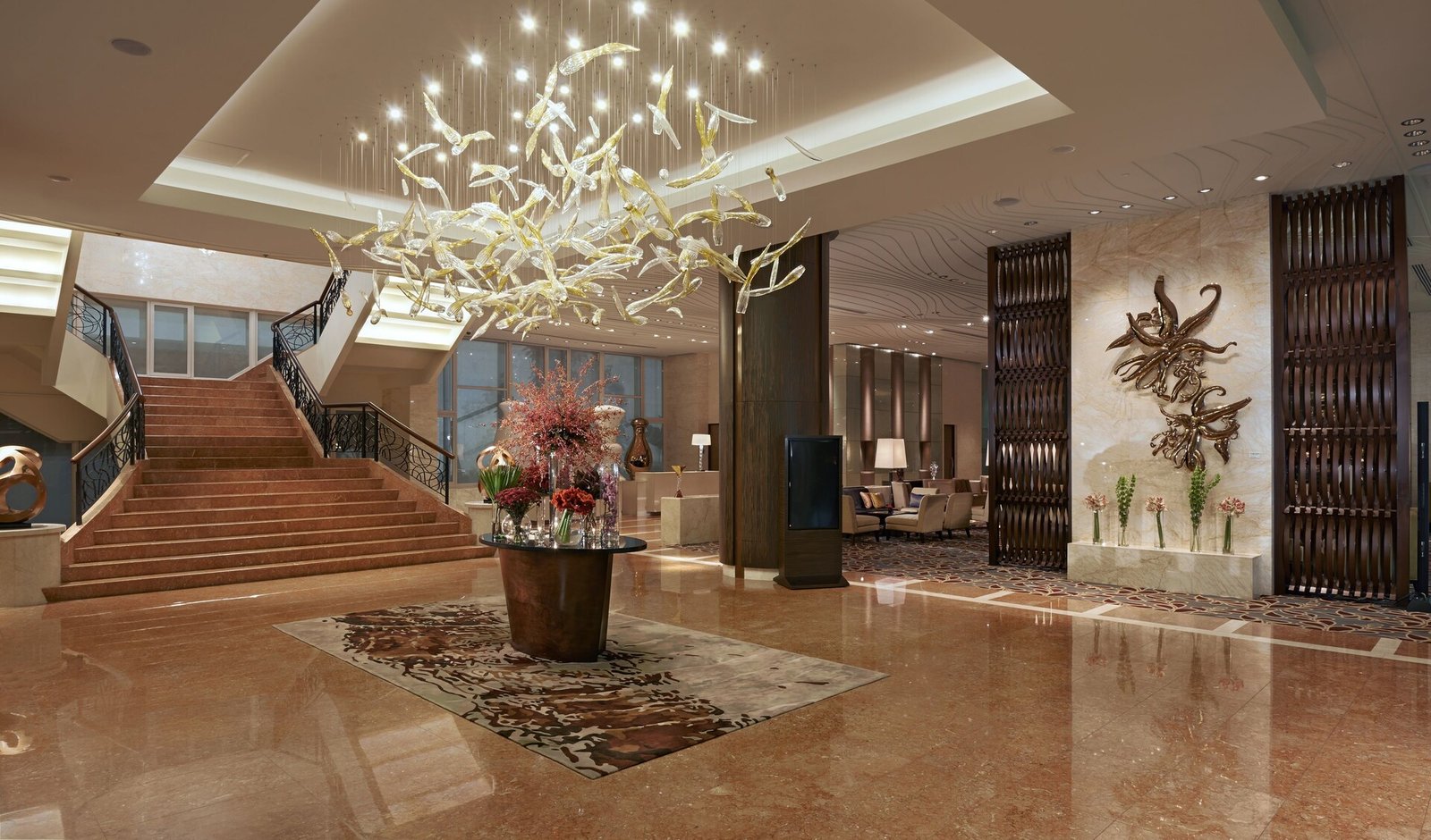 Fairmont Makati — vibe