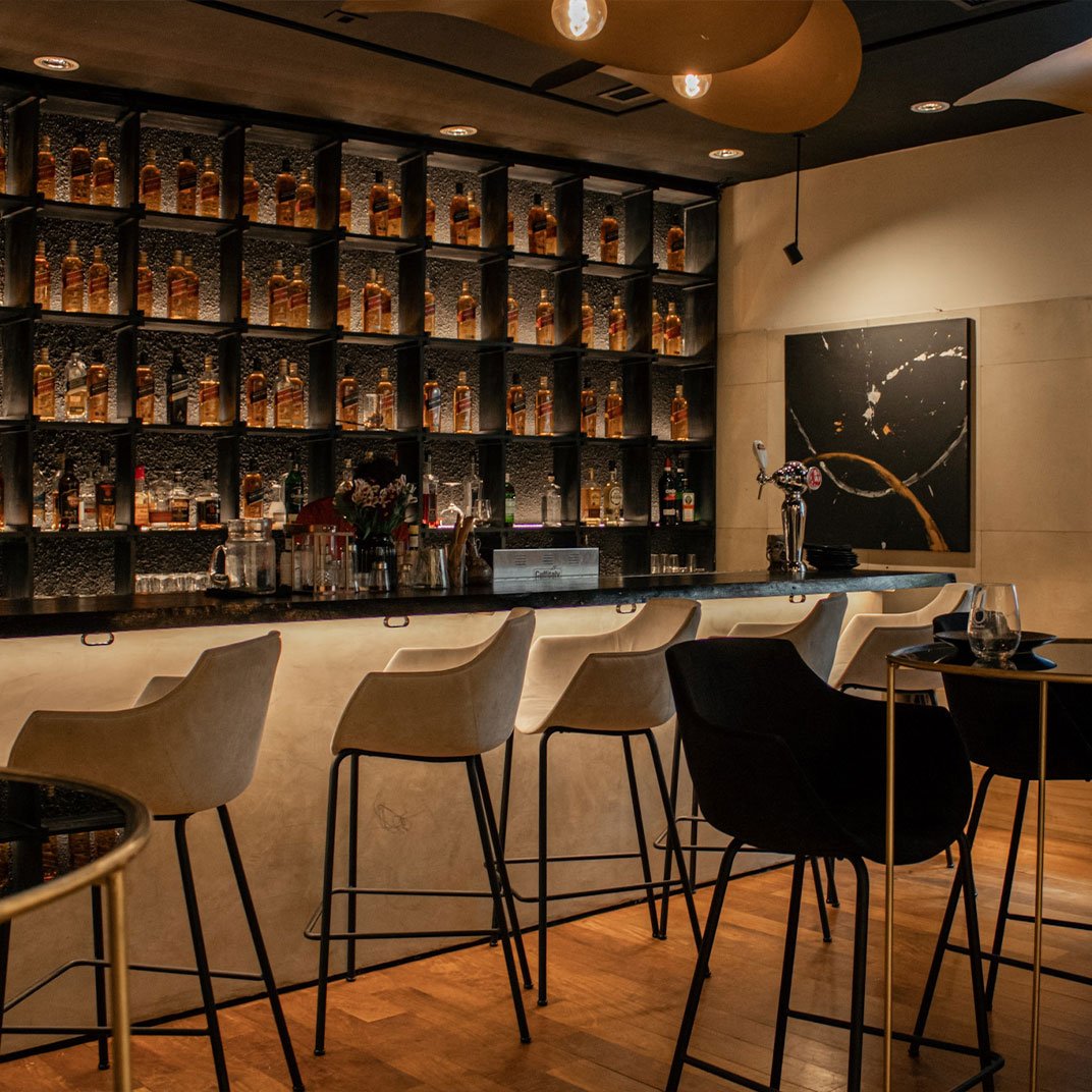 Hub Porteño, at the table