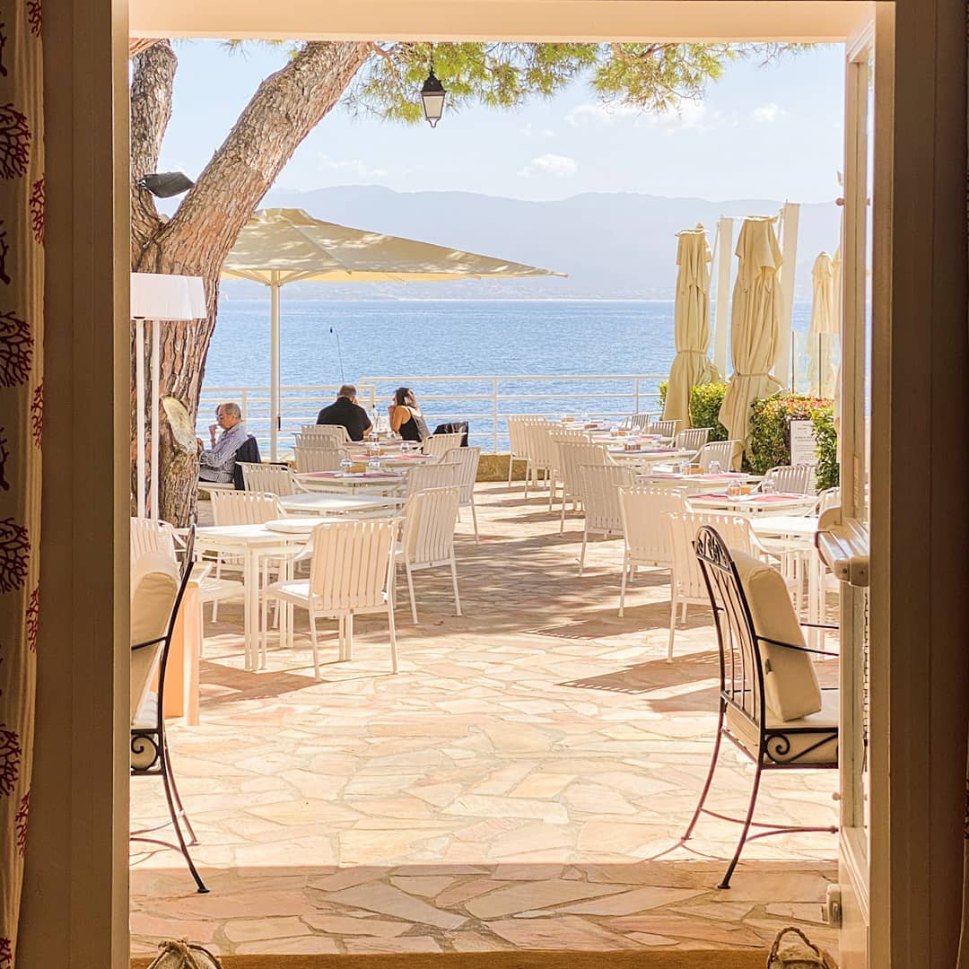 Hôtel Les Mouettes, at the table